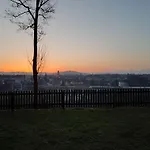 Отель Unique Innere Enge