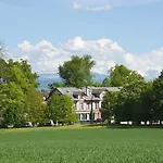 Отель Unique Innere Enge
