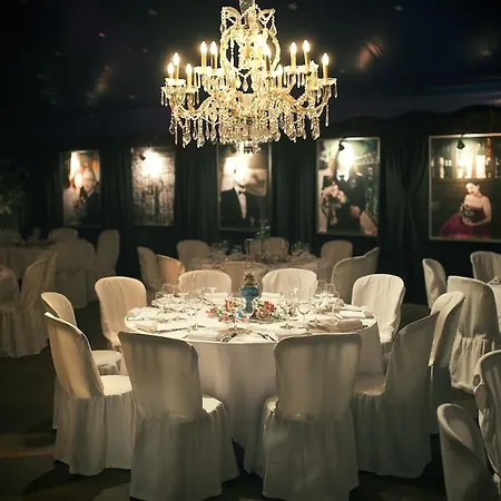 Hotel Unique Innere Enge 4*