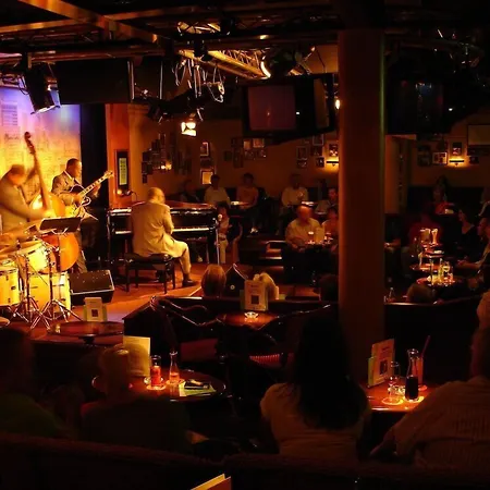 Готель Unique Innere Enge 4*