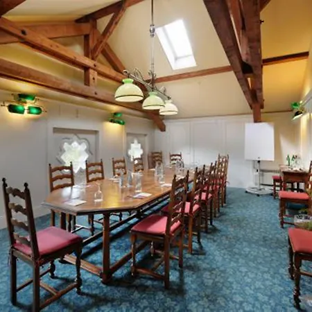 Unique Innere Enge Hotell 4*