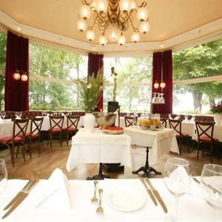 Hotel Unique Innere Enge 4*