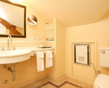 Unique Innere Enge 4*