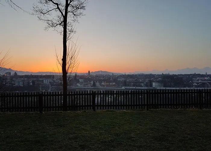 Отель Unique Innere Enge