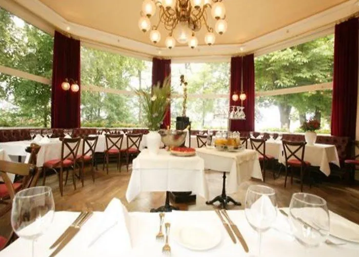 Hotel Unique Innere Enge 4*