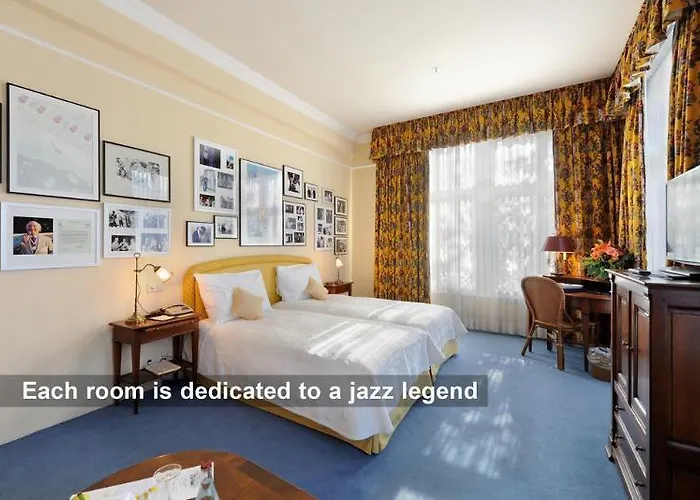 Отель Unique Innere Enge 4*